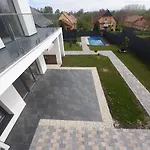 Háziállatbarát Bichon Medencehasználattal Сasa de vacaciones *