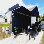 Háziállatbarát Bichon Medencehasználattal Сasa de vacaciones