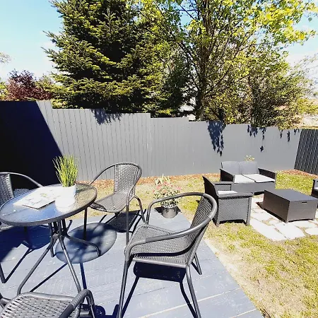 Haziallatbarat Bichon Nyaralo Medencehasznalattal Holiday home
